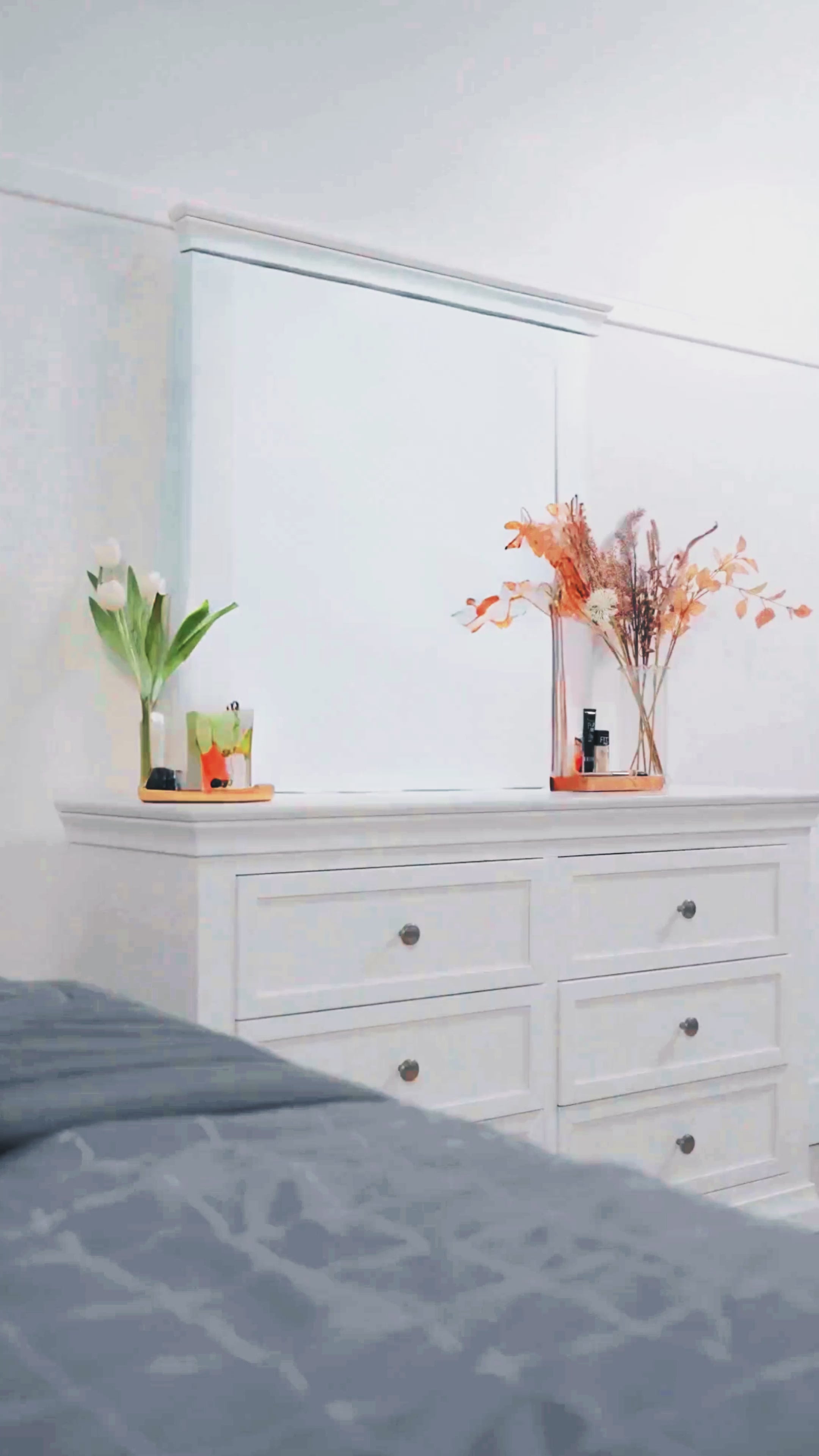 Load video: Manchester Pine 6 Drawer Chest