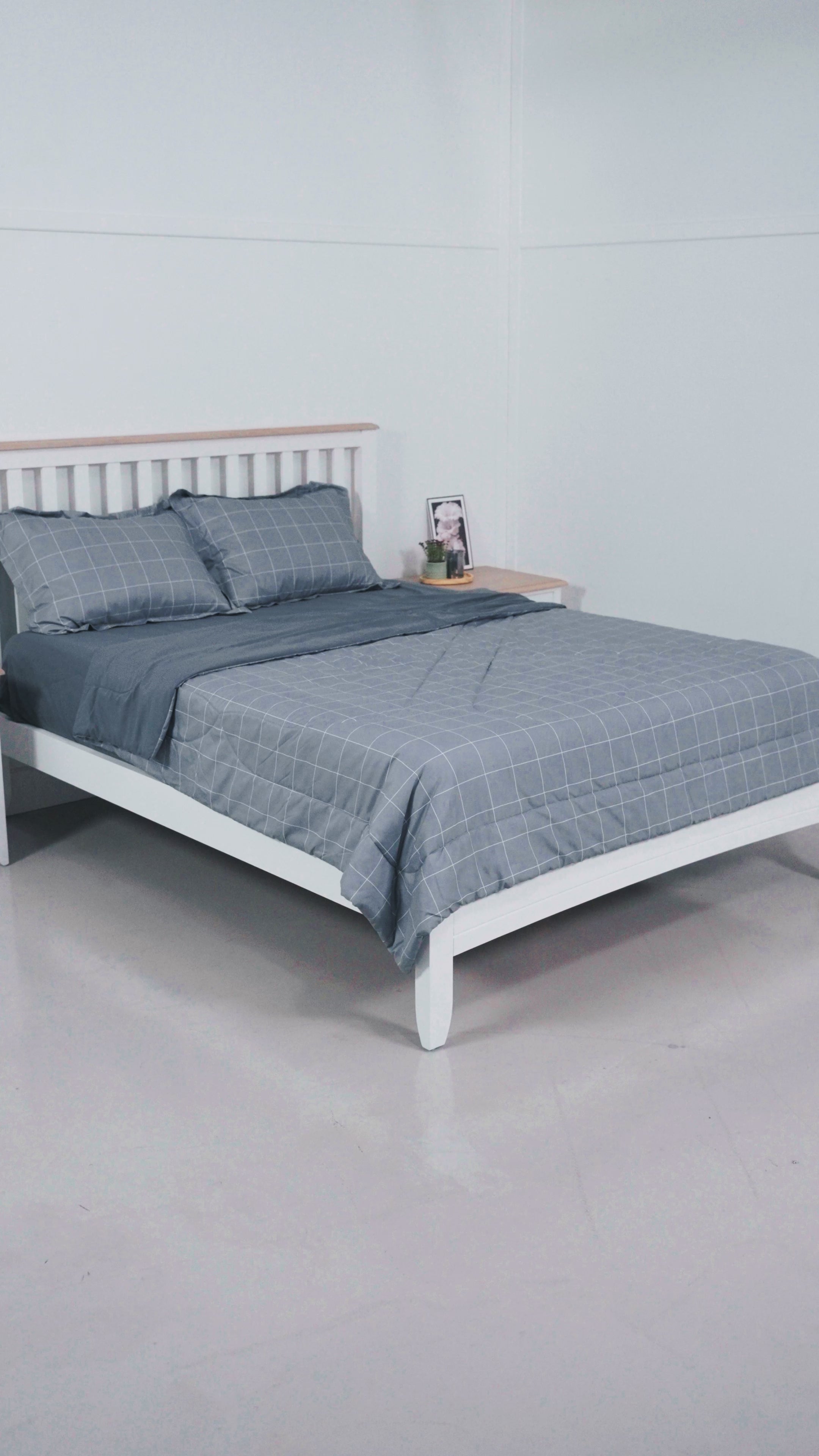 Load video: Bristol Pine King Bed Frame